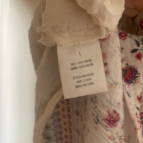 Francesca’s Miami Halter Dress Large with lining flowy with flowers - Picture 4 of 6